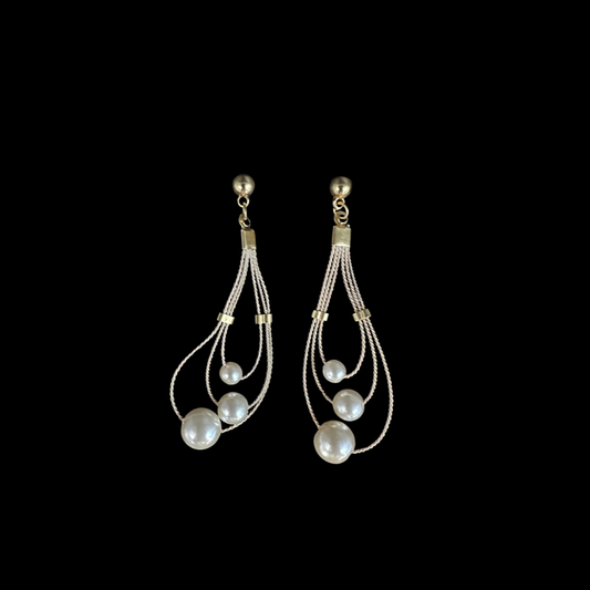 The Three Pearls Earrings